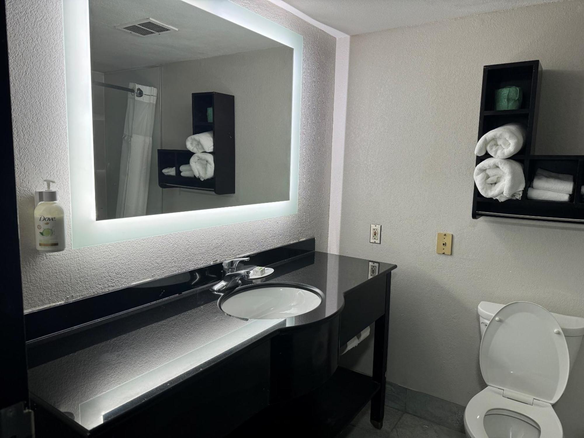 Wingate By Wyndham North Little Rock Hotel Екстериор снимка